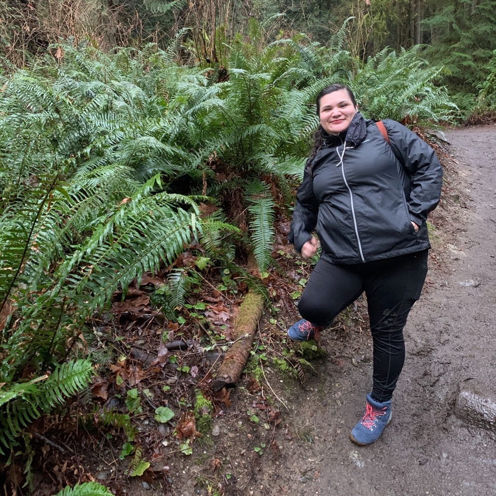 Meet your Posher, Claudia